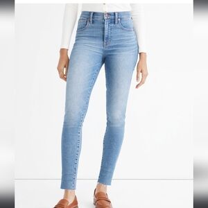 Madewell 10" High-Rise Skinny Jeans in Ainsworth Wash: Raw Hem Edition - Size 28